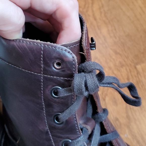 Andrew Marc Men's Winchester Leather Boots Sz. 8 - Picture 5 of 5